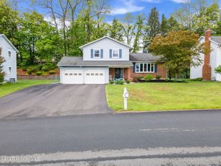 34 Deer Path Drive, Colonie, NY 12205