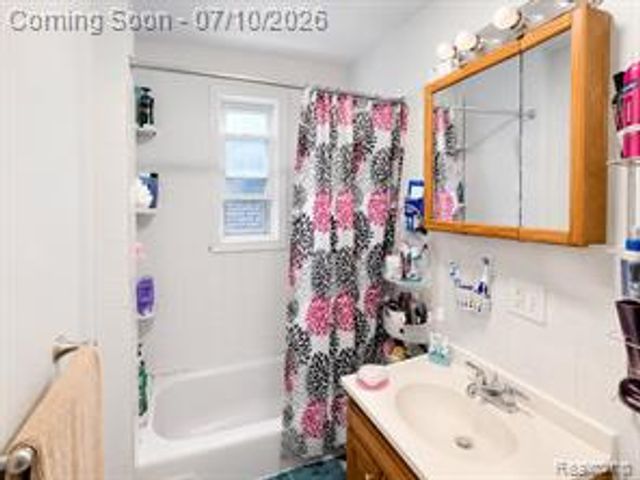 2461 Andrus Street, Hamtramck, MI 48212
