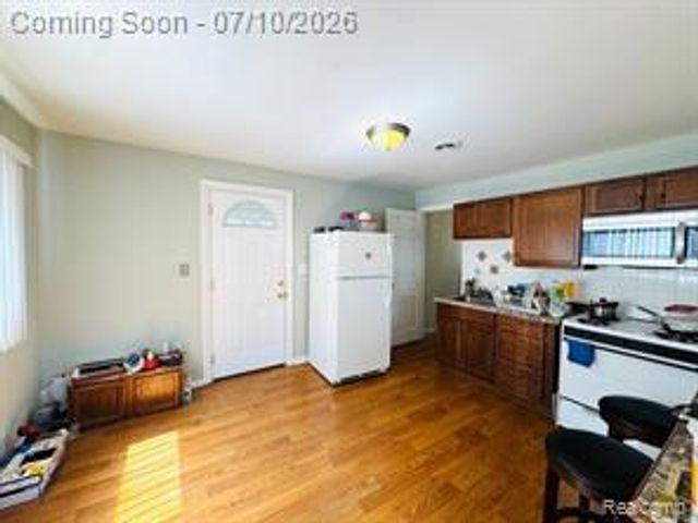 2461 Andrus Street, Hamtramck, MI 48212
