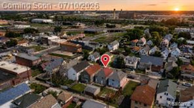 2461 Andrus Street, Hamtramck, MI 48212