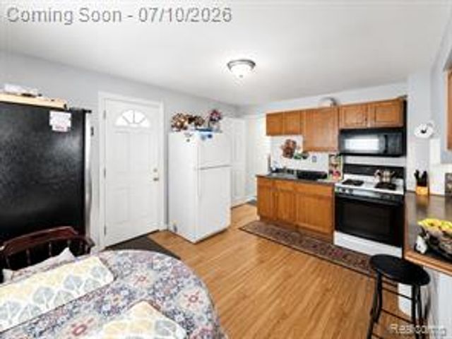 2461 Andrus Street, Hamtramck, MI 48212