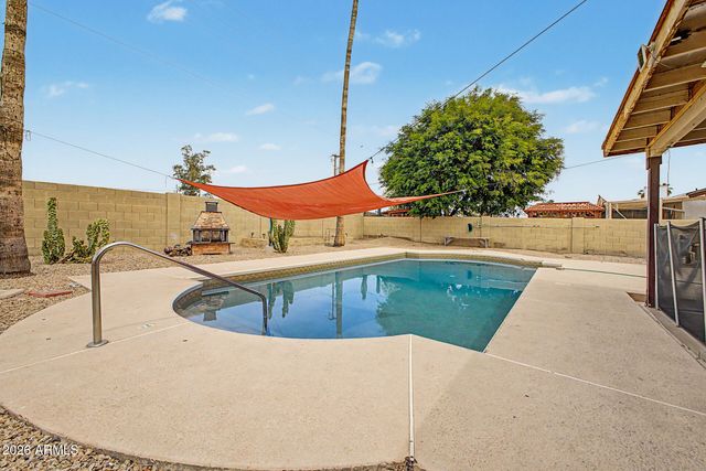 3048 W ACOMA Drive, Phoenix, AZ 85053