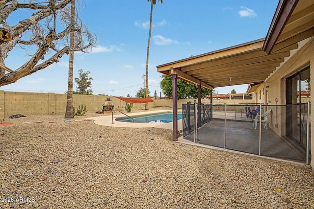 3048 W ACOMA Drive, Phoenix, AZ 85053