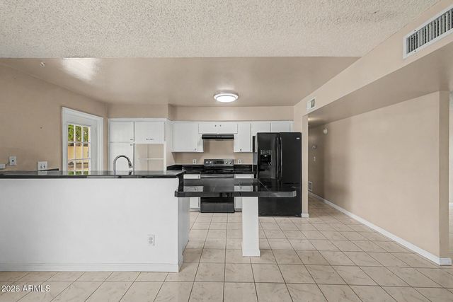 3048 W ACOMA Drive, Phoenix, AZ 85053