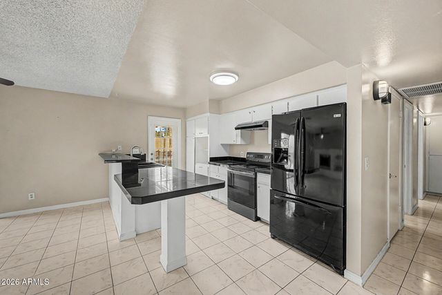 3048 W ACOMA Drive, Phoenix, AZ 85053