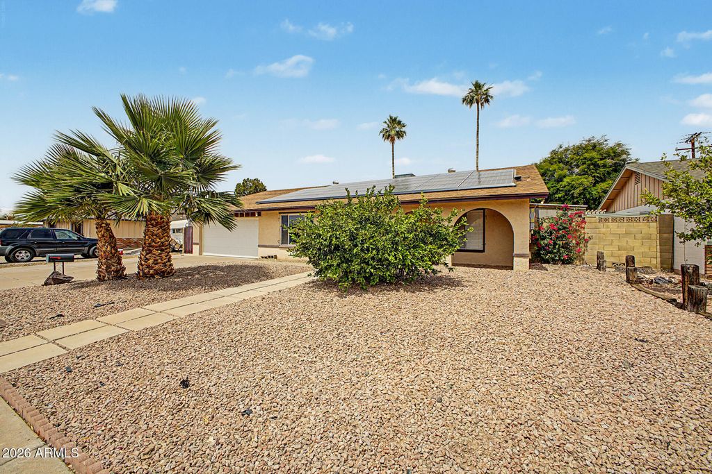 3048 W ACOMA Drive, Phoenix, AZ 85053 — photo 2