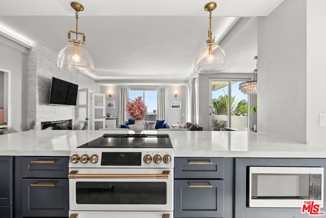 7250 Franklin Avenue 616, Los Angeles, CA 90046