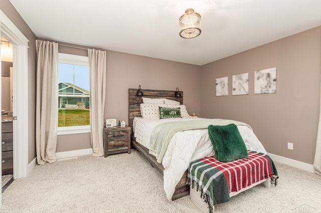 5860 Cotton Top Crest, Freeland, MI 48623