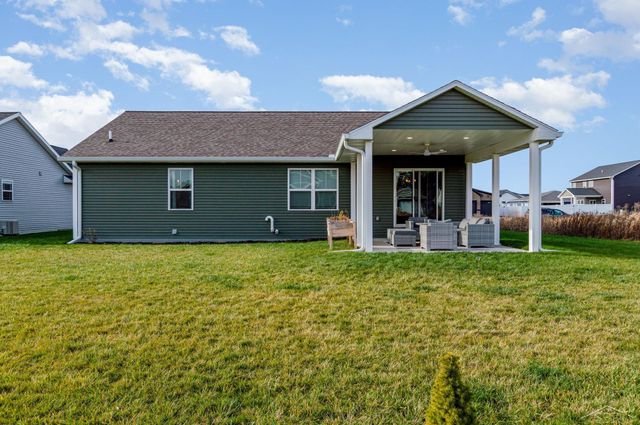 5860 Cotton Top Crest, Freeland, MI 48623