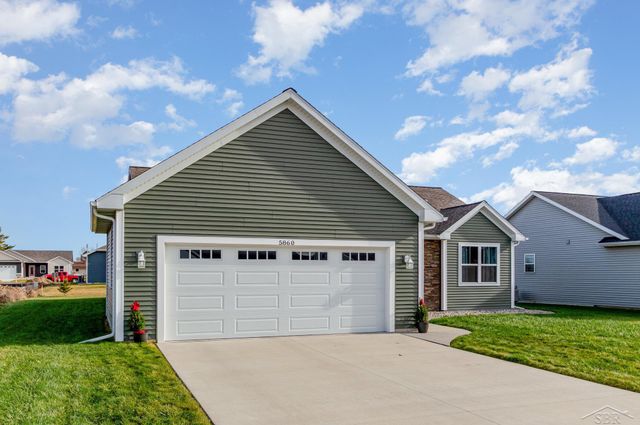 5860 Cotton Top Crest, Freeland, MI 48623