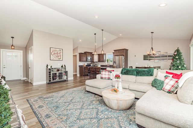 5860 Cotton Top Crest, Freeland, MI 48623