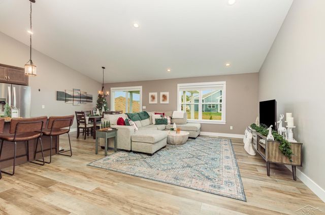 5860 Cotton Top Crest, Freeland, MI 48623