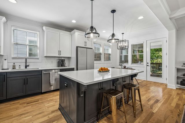 1504B Dugger Dr, Nashville, TN 37206
