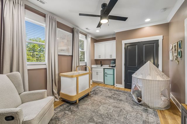 1504B Dugger Dr, Nashville, TN 37206