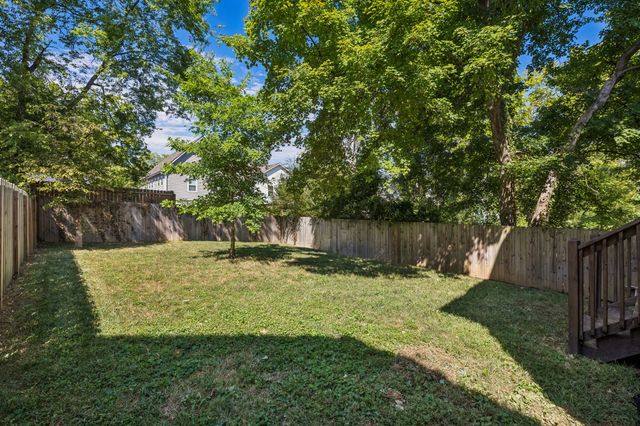 1504B Dugger Dr, Nashville, TN 37206
