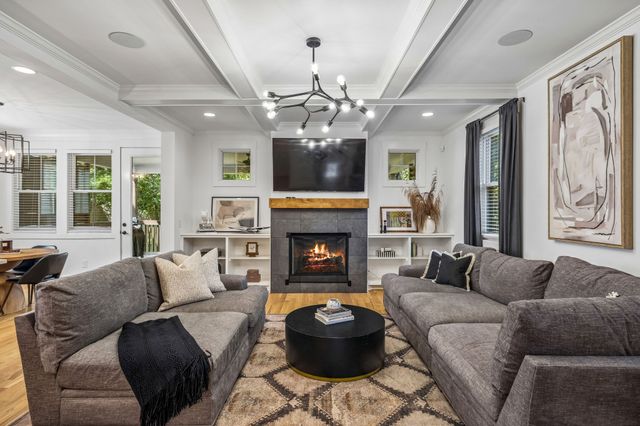 1504B Dugger Dr, Nashville, TN 37206