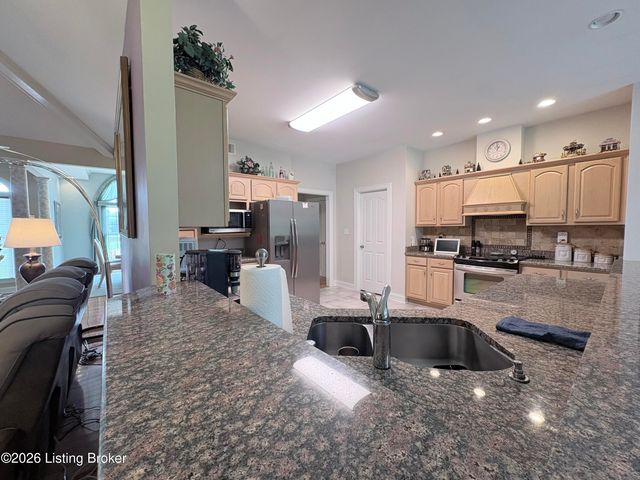 15815 Crystal Valley Way, Louisville, KY 40299