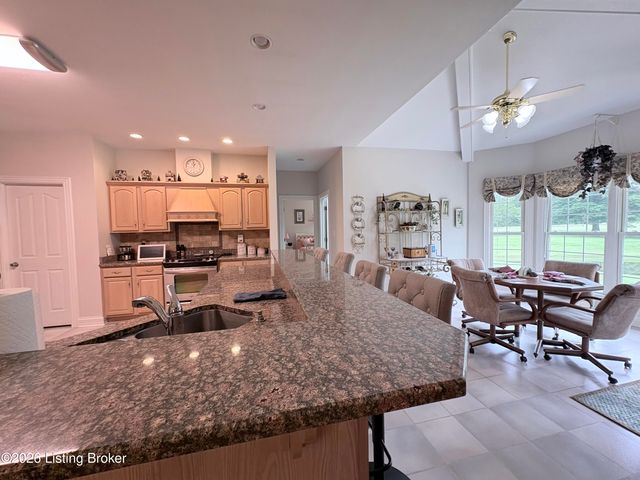 15815 Crystal Valley Way, Louisville, KY 40299