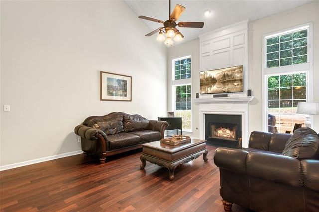 1335 Lyndhurst Way, Roswell, GA 30075