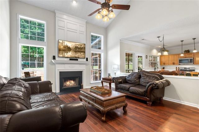 1335 Lyndhurst Way, Roswell, GA 30075