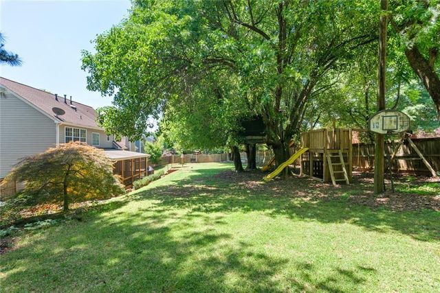 1335 Lyndhurst Way, Roswell, GA 30075