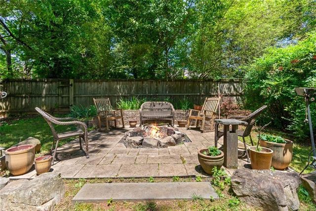 1335 Lyndhurst Way, Roswell, GA 30075
