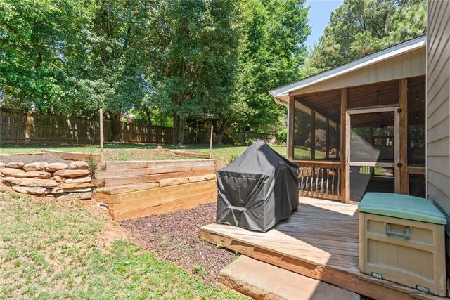 1335 Lyndhurst Way, Roswell, GA 30075