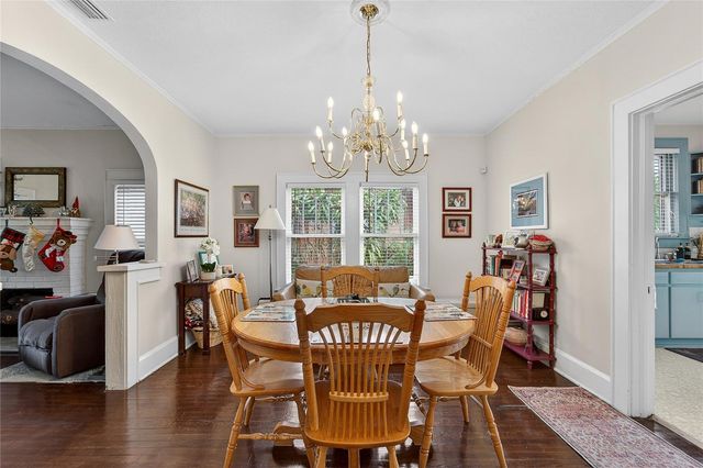 401 W SAUNDERS STREET, Plant City, FL 33563