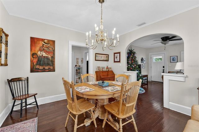 401 W SAUNDERS STREET, Plant City, FL 33563