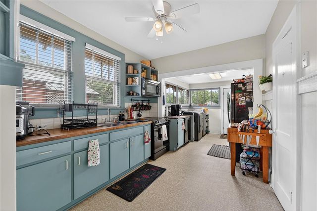 401 W SAUNDERS STREET, Plant City, FL 33563