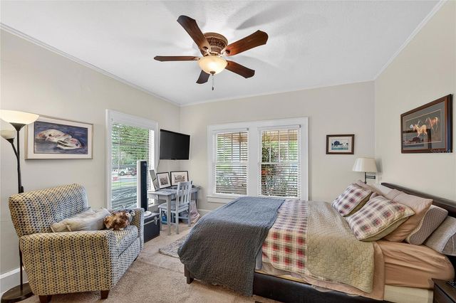 401 W SAUNDERS STREET, Plant City, FL 33563