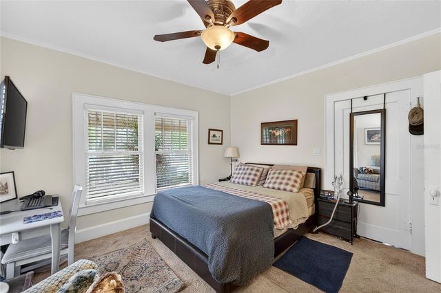 401 W SAUNDERS STREET, Plant City, FL 33563