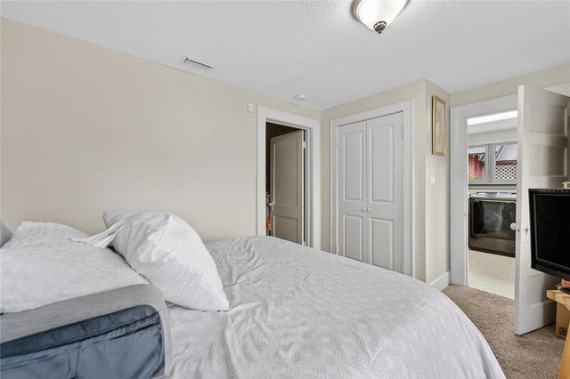 401 W SAUNDERS STREET, Plant City, FL 33563