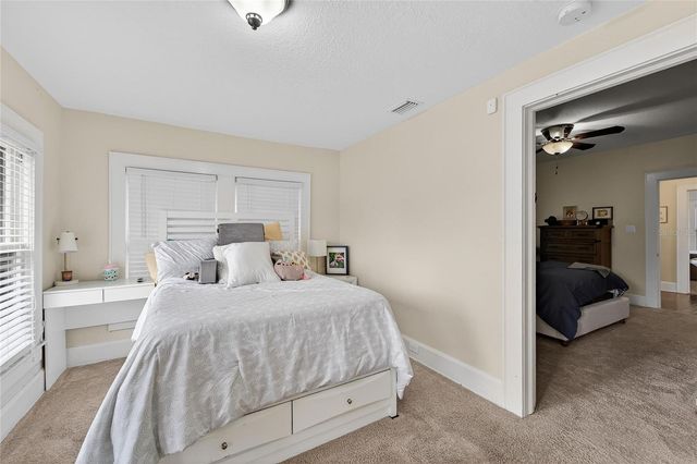 401 W SAUNDERS STREET, Plant City, FL 33563