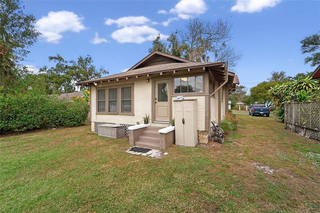 401 W SAUNDERS STREET, Plant City, FL 33563