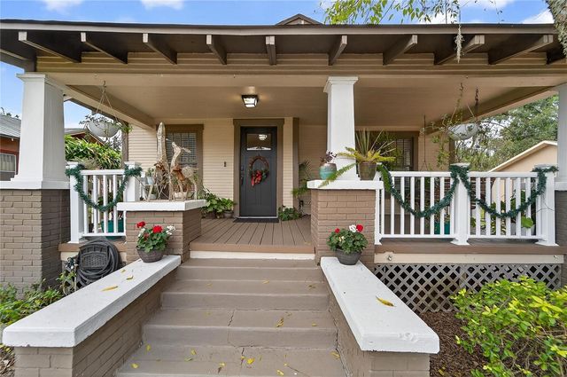 401 W SAUNDERS STREET, Plant City, FL 33563