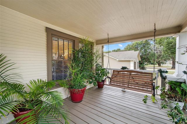 401 W SAUNDERS STREET, Plant City, FL 33563