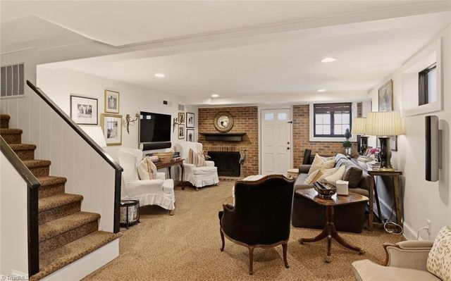 628 Roslyn Road, Winston-salem, NC 27104