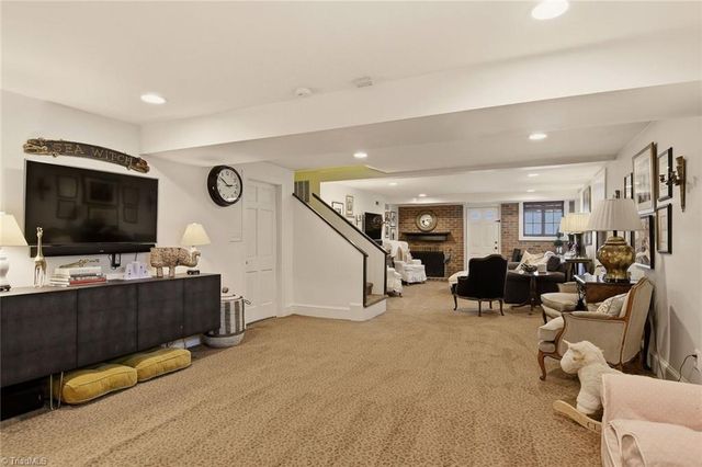 628 Roslyn Road, Winston-salem, NC 27104