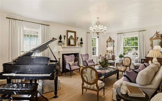 628 Roslyn Road, Winston-salem, NC 27104