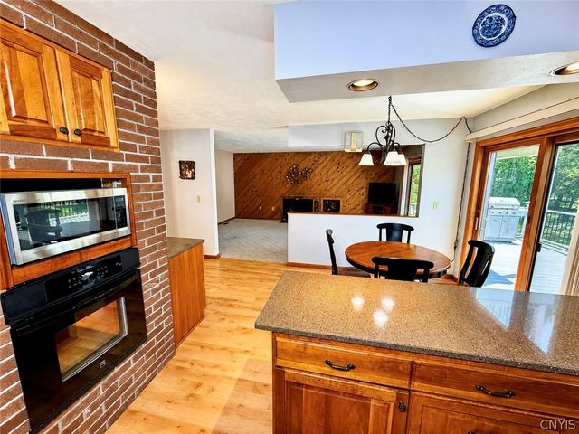 7801 Clearwater Circle, Pompey, NY 13104