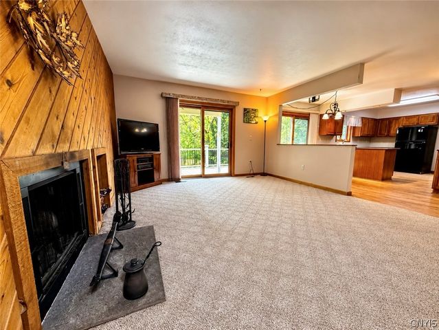 7801 Clearwater Circle, Pompey, NY 13104