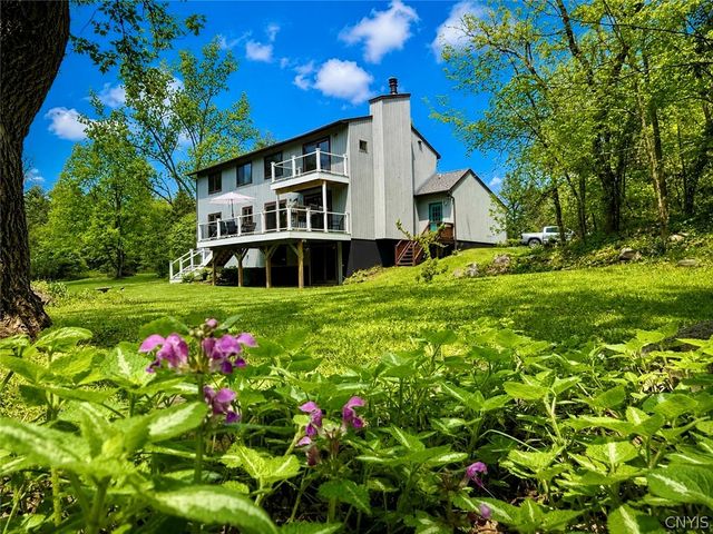 7801 Clearwater Circle, Pompey, NY 13104