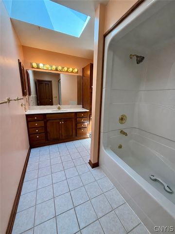 7801 Clearwater Circle, Pompey, NY 13104