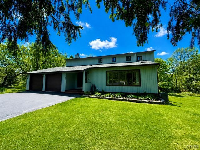 7801 Clearwater Circle, Pompey, NY 13104