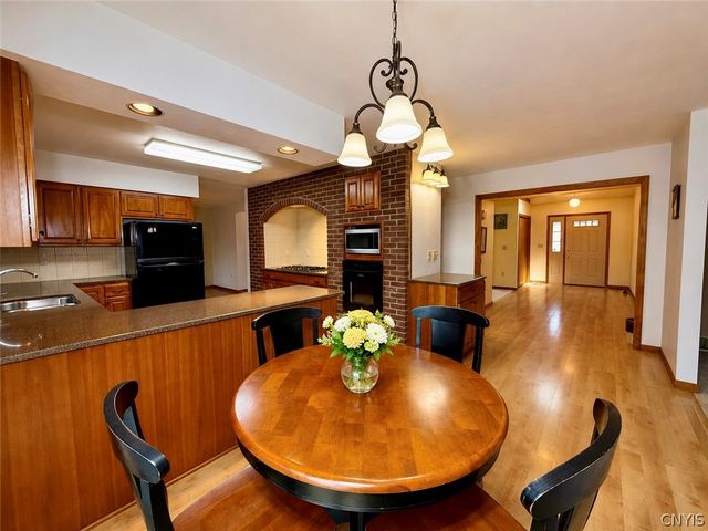 7801 Clearwater Circle, Pompey, NY 13104