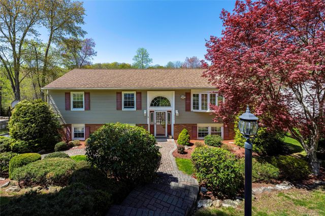 111 Red Mills Road, Mahopac, NY 10541