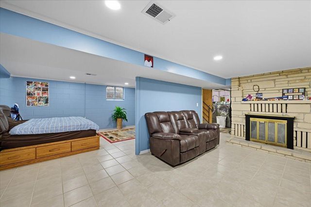 3 DELONG Avenue, Council Bluffs, IA 51503