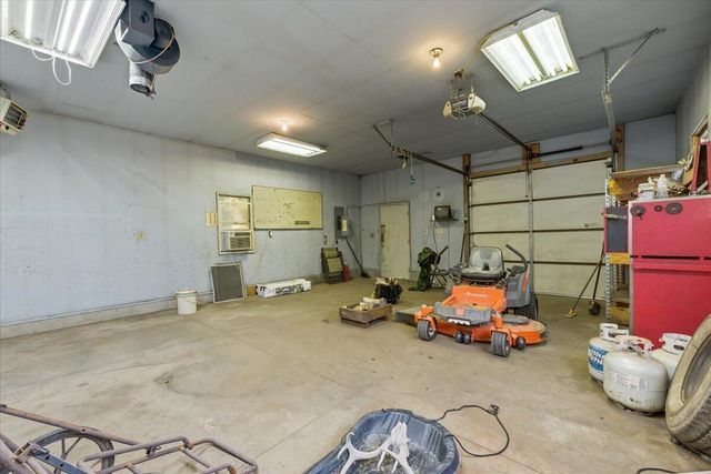 3 DELONG Avenue, Council Bluffs, IA 51503