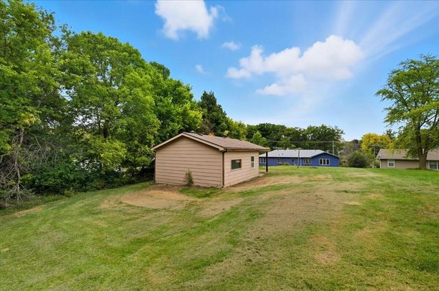 3 DELONG Avenue, Council Bluffs, IA 51503